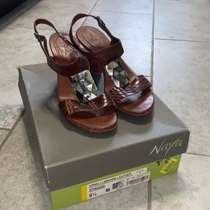 Naya Women’s Sandals in Genuine leather